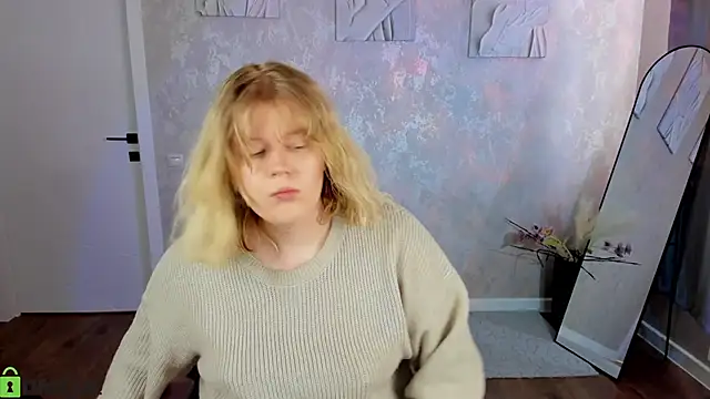 luna c0ra online show from 04-25-26, 12:57