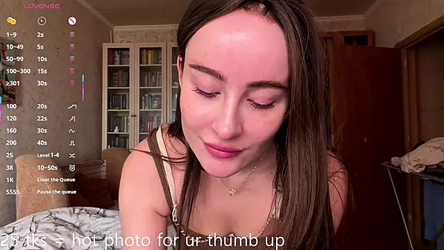 ToriHellberg online show from 03-13-26, 09:27