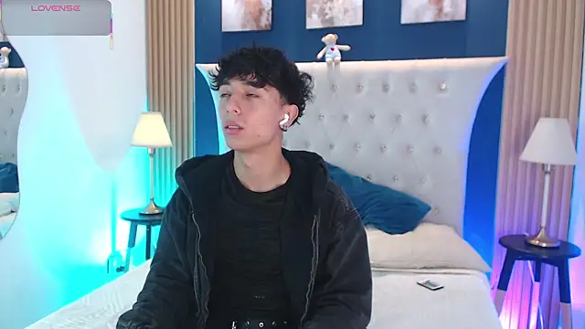 Aiden Rivers  online show from 06-17-26, 01:01