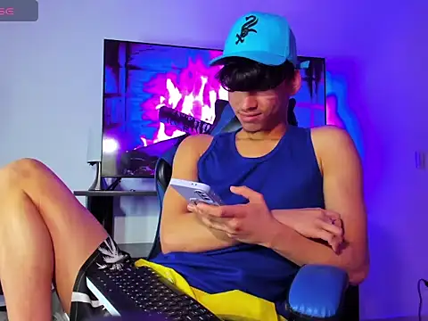 Lyam Russo online show from 03-11-26, 04:29