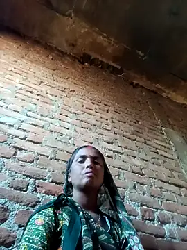 Hot re83 online show from 03-06-26, 06:54