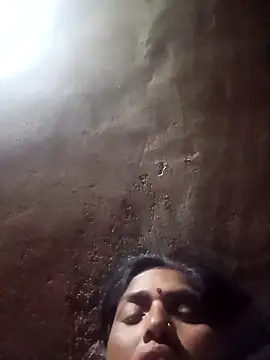 Hot re83 online show from 03-11-26, 10:49