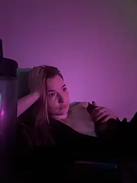 Snapshot of EmmaTurners chatting on 03-15-26, 06:14 EmmaTurners online show from 03-15-26, 06:14