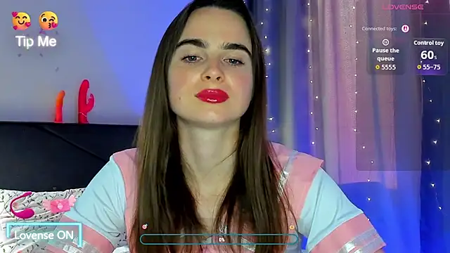 Snapshot of megann_fox2 chatting on 07-13-26, 03:04 megann fox2 online show from 07-13-26, 03:04