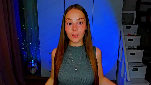 Maddy Wood  online show from 07-12-26, 04:42