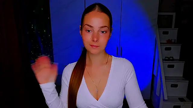 Maddy Wood  online show from 07-20-26, 04:31