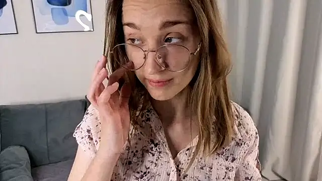 AshleyyJones online show from 06-08-26, 02:06