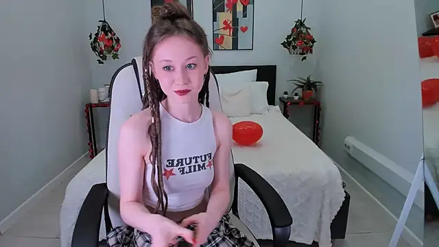 tsunamy pink online show from 02-16-26, 04:58