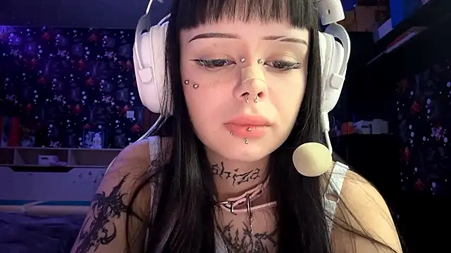 Luna Sohotti online show from 02-26-26, 03:11