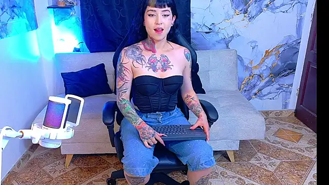 Snapshot of nova_kitttyy chatting on 07-24-26, 04:10 nova kitttyy online show from 07-24-26, 04:10