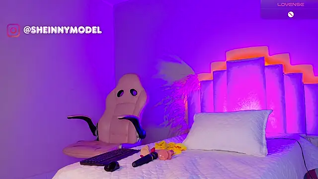 Sheinny brown1 online show from 02-25-26, 07:56