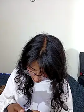 Lili  Clan online show from 04-04-26, 01:37