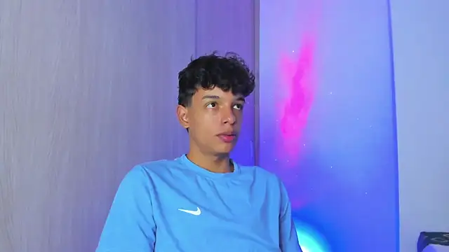 Maxfrost1 online show from 04-28-26, 09:09