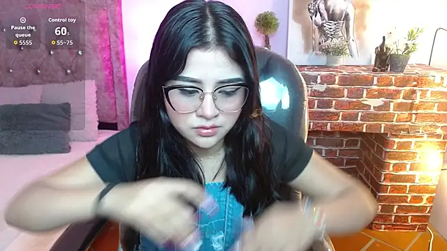 mila quin online show from 04-18-26, 07:58