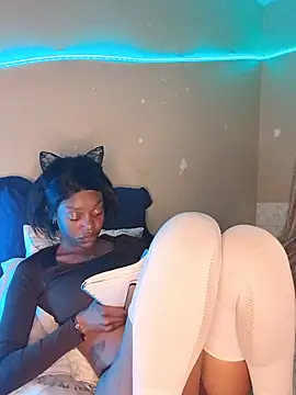 Snapshot of Ebony_Colossus chatting on 06-17-26, 04:30 Ebony Colossus online show from 06-17-26, 04:30