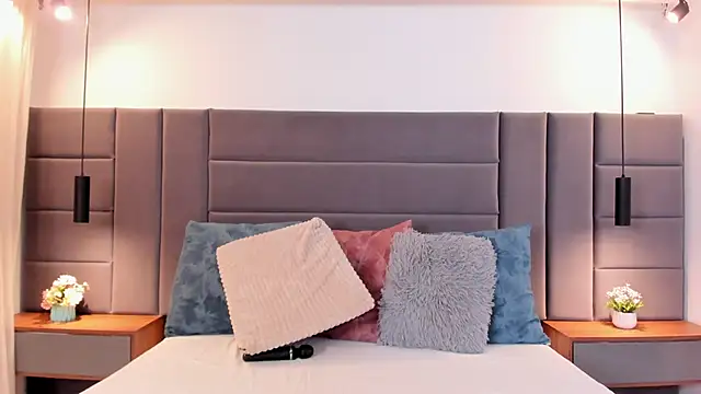 Snapshot of KaraWatson chatting on 02-18-26, 11:28 KaraWatson online show from 02-18-26, 11:28