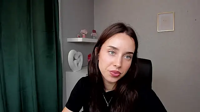 AdeleSolo online show from 06-08-26, 10:26