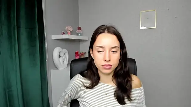 AdeleSolo online show from 06-16-26, 05:32