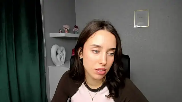 AdeleSolo online show from 06-17-26, 05:32