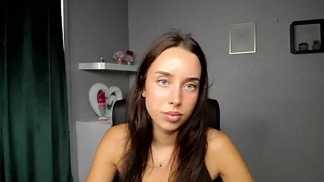AdeleSolo online show from 06-28-26, 06:30