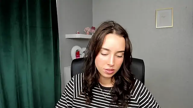 AdeleSolo online show from 07-06-26, 12:35