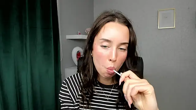 AdeleSolo online show from 07-06-26, 03:03