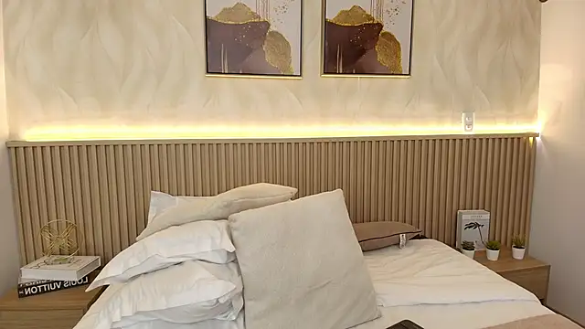 BellaMillers online show from 04-21-26, 01:42