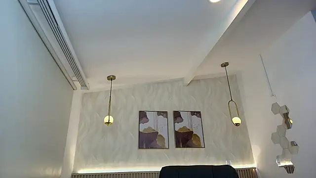 BellaMillers online show from 04-25-26, 01:25