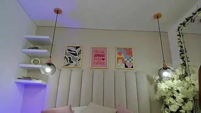 Mia Bailey  online show from 04-07-26, 03:07