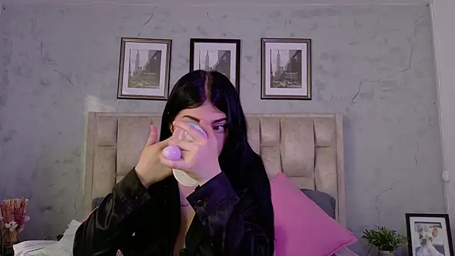 IsabellaRossi online show from 05-15-26, 05:09