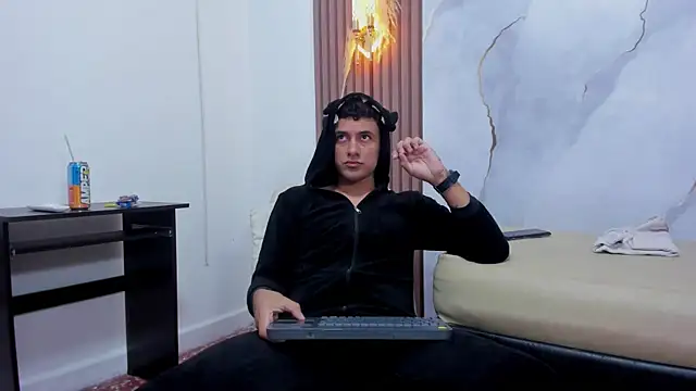 STEVEN OS online show from 06-24-26, 07:35