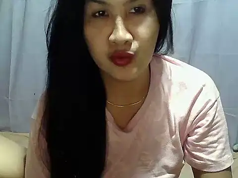 Snapshot of Sh1nbae22 chatting on 06-29-26, 03:45 Sh1nbae22 online show from 06-29-26, 03:45