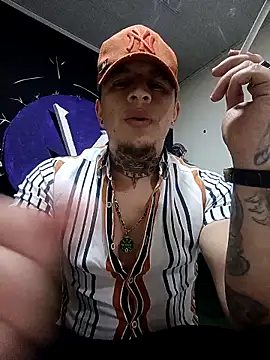 Valentino dominusSex online show from 04-23-26, 10:01