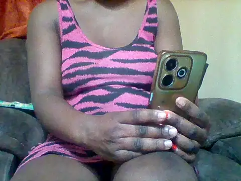 Snapshot of zee66658 chatting on 06-05-26, 01:12 zee66658 online show from 06-05-26, 01:12