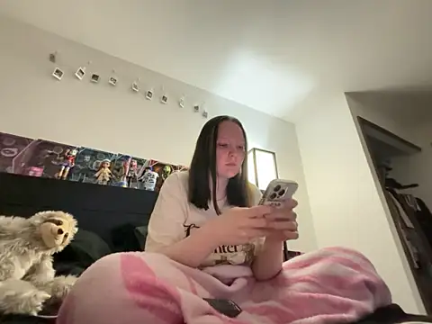 pinkhairfun16 online show from 06-10-26, 04:34