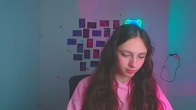 KissMeJulia online show from 04-23-26, 05:30