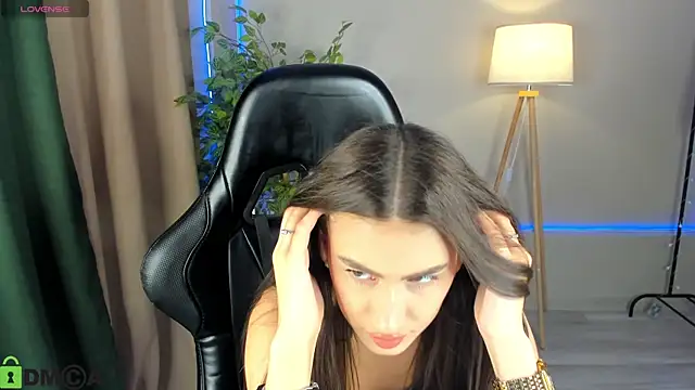 Adele Lanea online show from 03-06-26, 08:11