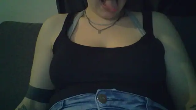 Snapshot of Geileboef28 chatting on 02-21-26, 06:53 Geileboef28 online show from 02-21-26, 06:53