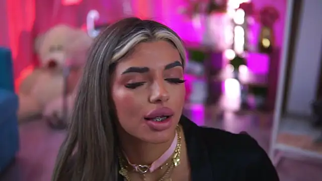 CrisstyBlair online show from 04-25-26, 09:56