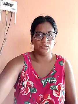 indianstrawberrylips4u online show from 03-06-26, 05:04