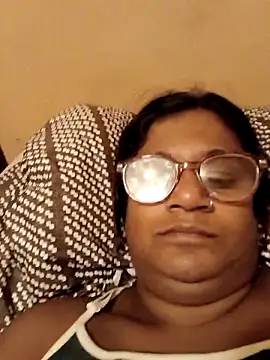 indianstrawberrylips4u online show from 05-05-26, 04:42