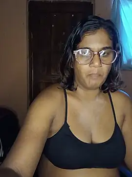 Snapshot of indianstrawberrylips4u chatting on 06-19-26, 06:07 indianstrawberrylips4u online show from 06-19-26, 06:07