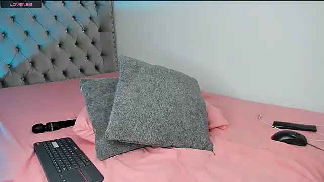 eva cutee  online show from 04-23-26, 11:40