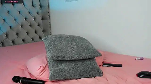 eva cutee  online show from 04-26-26, 01:25