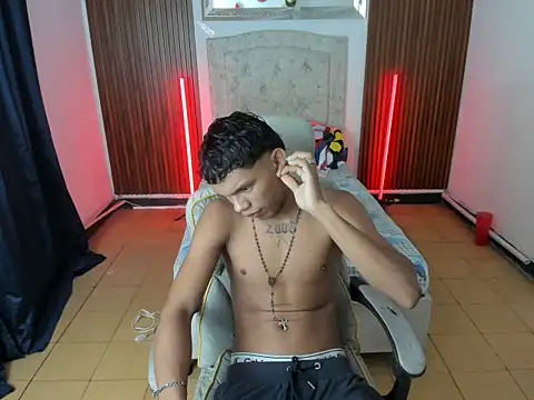 Snapshot of juan_mhata chatting on 06-07-26, 12:59 juan mhata online show from 06-07-26, 12:59