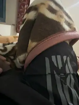 Snapshot of youngboywithcurvymilf chatting on 03-06-26, 01:18 youngboywithcurvymilf online show from 03-06-26, 01:18