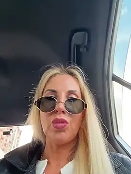 LisaMurr online show from 04-27-26, 01:31