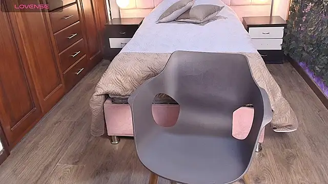 MoriahStorm online show from 06-04-26, 01:06