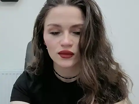 Avelinehowo uwu online show from 04-03-26, 05:33