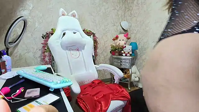 Snapshot of SelinaRussell chatting on 06-03-26, 01:19 SelinaRussell online show from 06-03-26, 01:19